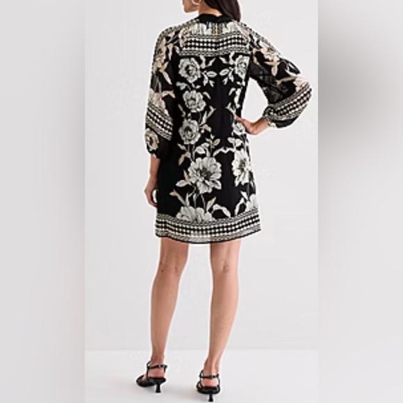 NWT-Women's Mock Neck Shift Dress. (S) - Picture 5 of 10